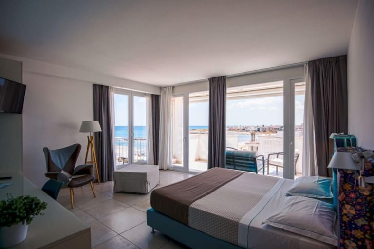 Volo + Hotel Napoli - Carovigno - Hotel Cicò da 625.72€