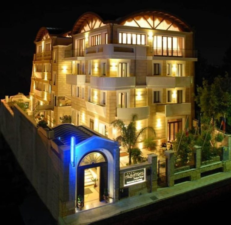 Volo + Hotel Bari - Carovigno - UNICO | Albatres Palace Salento da 991.22€