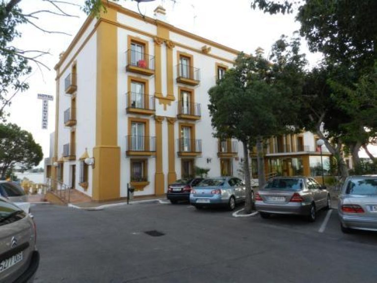 Volo + Hotel Milano - Chiclana de la Frontera - Hotel Balneario de Chiclana da 368.51€