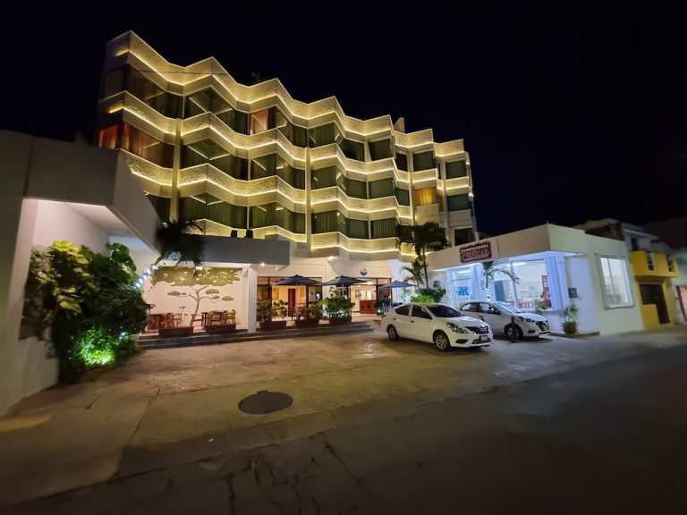 Volo + Hotel Bologna - Cozumel - Hotel Plaza Cozumel da 1403.18€