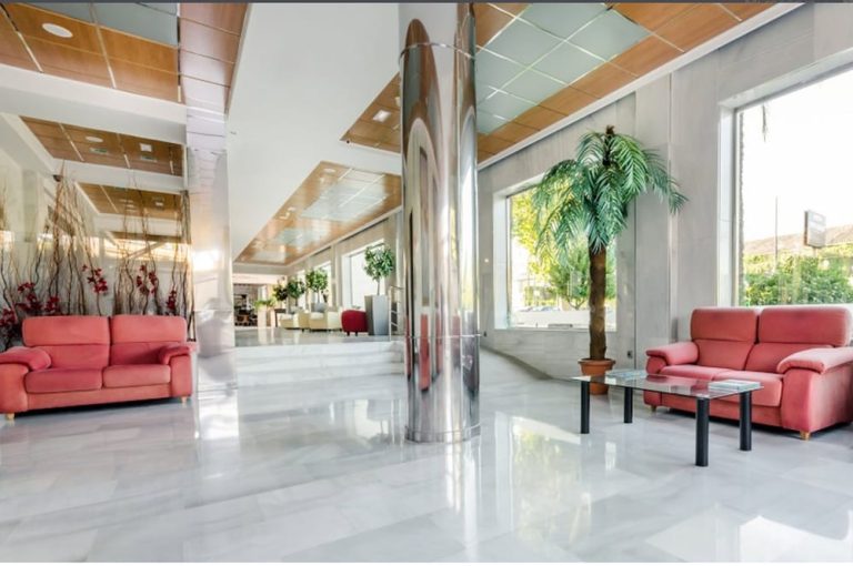 Volo + Hotel Bologna - Granada - Checkin Camino de Granada da 730.89€