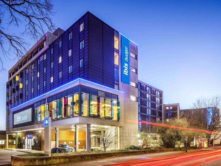 Volo + Hotel Firenze - Heathrow - ibis budget London Heathrow Central da 295.22€