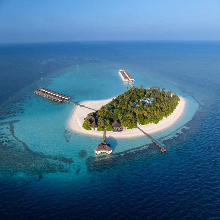 Volo + Hotel Bari - Isola di Nalaguraidhoo - Sun Island - Angaga Island Resort and Spa da 1869.86€