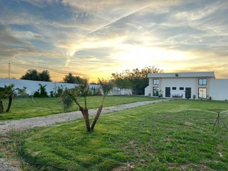 Volo + Hotel Napoli - Korba - Casa Firma da 735.7€