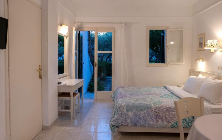 Volo + Hotel Bari - Koutsounára - Villea Village da 501.95€