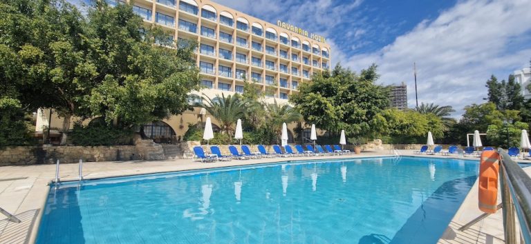 Volo + Hotel Milano - Limassol - Navarria Blue Hotel da 412.71€