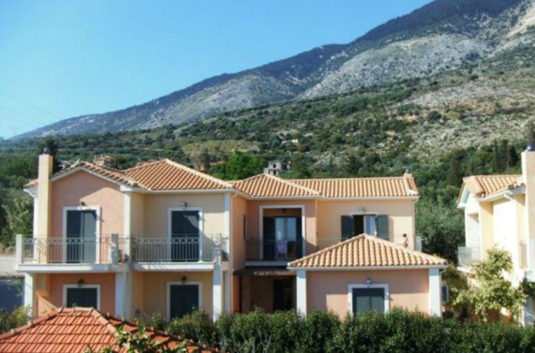 Volo + Hotel Firenze - Lourdata - Liocharis da 726.53€