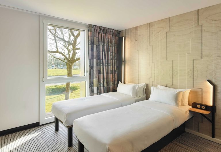 Volo + Hotel Milano - Magny-le-Hongre - B&B HOTEL Marne-la-Vallée Val d'Europe da 141.13€