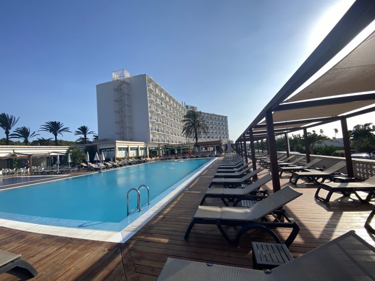 Volo + Hotel Milano - Mahon - Alua Illa de Menorca da 249.26€