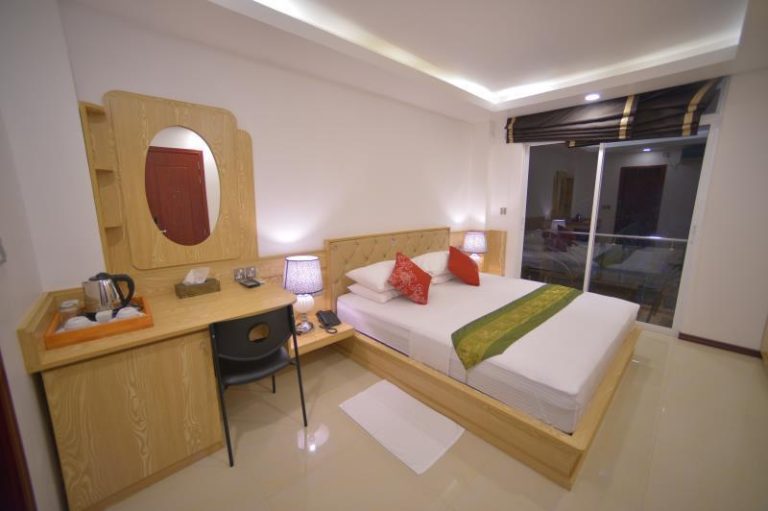 Volo + Hotel Catania - Male - Hathaa Beach Maldives da 1040.25€