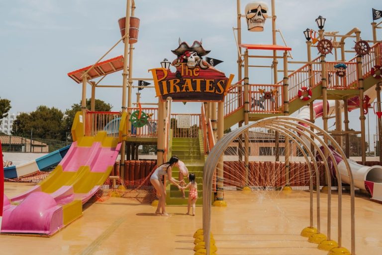 Volo + Hotel Napoli - Manacor - HYB Eurocalas da 489.41€