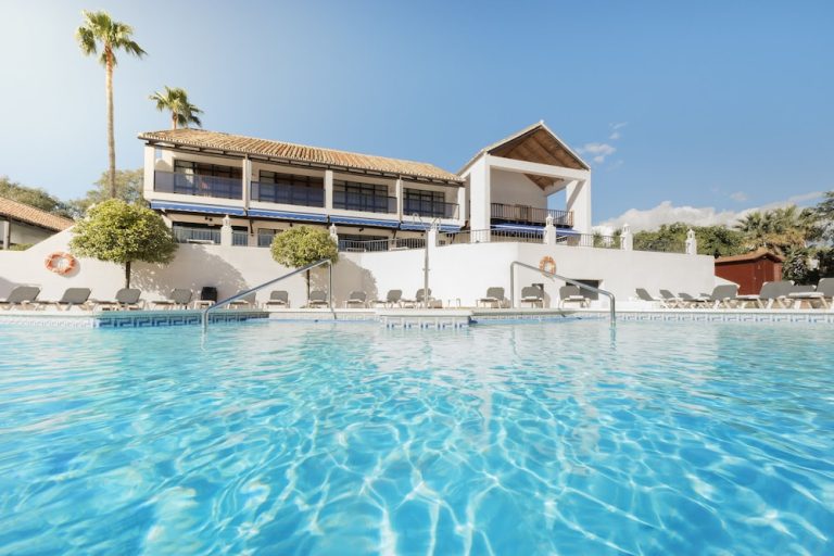 Volo + Hotel Cagliari - Marbella, Costa del Sol - Ona Diana Park da 664.22€