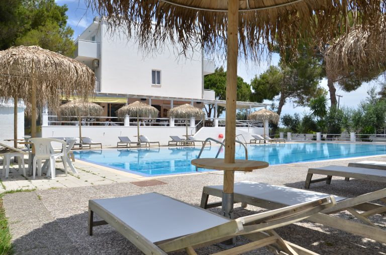 Volo + Hotel Milano - Marmari - Blue Nest Hotel da 357.78€