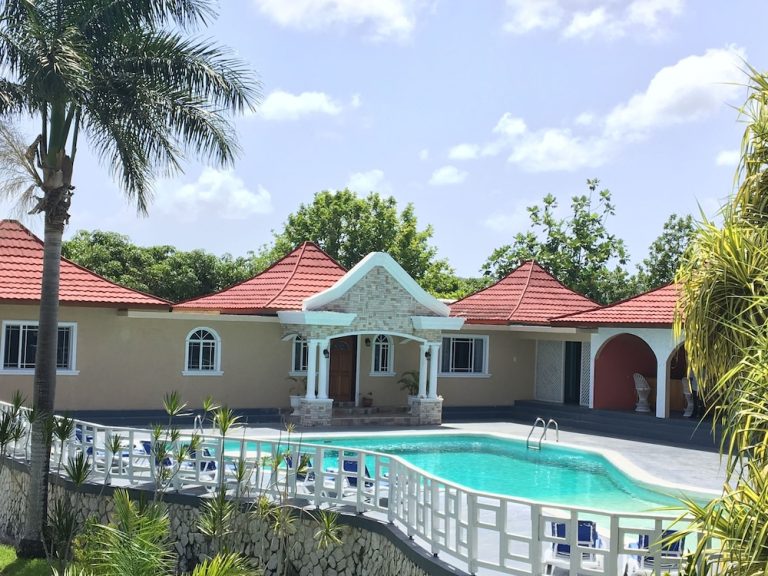 Volo + Hotel Bologna - Negril - Gold Nugget Hotel da 2313.86€