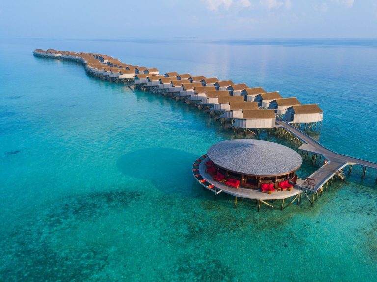 Volo + Hotel Milano - Maldive, Oceano Indiano - Centara Ras Fushi Resort & Spa Maldives da 1433.94€