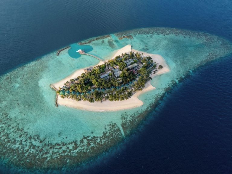 Volo + Hotel Bologna - Maldive, Oceano Indiano - Eri Maldives da 2057.48€