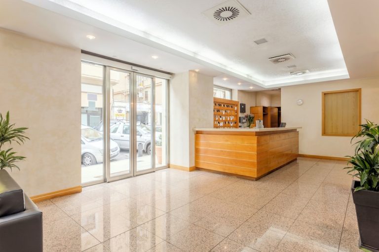 Volo + Hotel Cagliari - Sicilia, Mare Italia - Crisol Europa da 114.9€