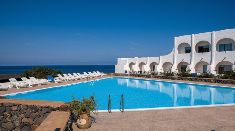 Volo + Hotel Bologna - Pantelleria - Cossyra Hotel da 1176€