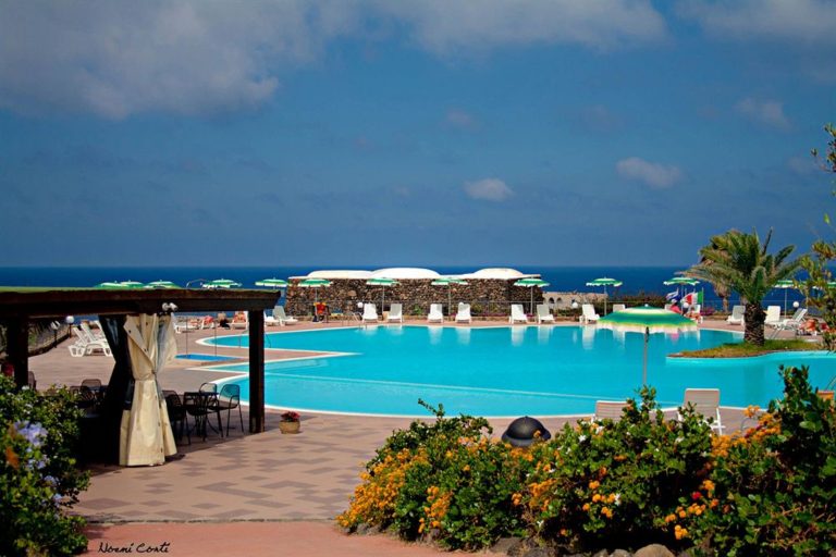 Volo + Hotel Bologna - Pantelleria - Qalea Pantelleria da 1198.95€
