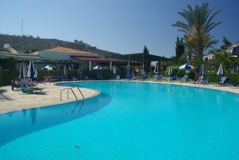 Volo + Hotel Firenze - Pissouri - Hylatio Tourist Village da 487.55€