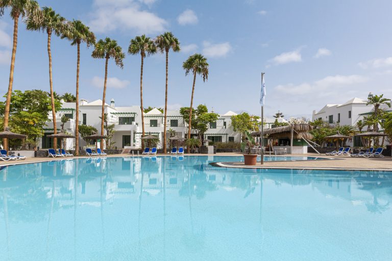 Volo + Hotel Bologna - Playa Blanca - THB Royal da 439.97€