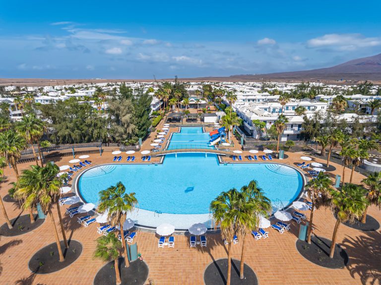 Volo + Hotel Napoli - Playa Blanca - THB Tropical Island da 517.24€