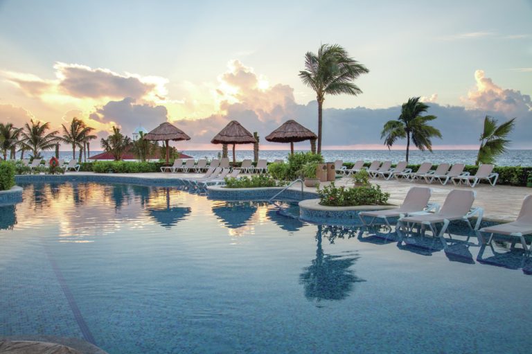 Volo + Hotel Bologna - Puerto Aventuras - Hard Rock Hotel Riviera Maya - All Inclusive da 3066.55€