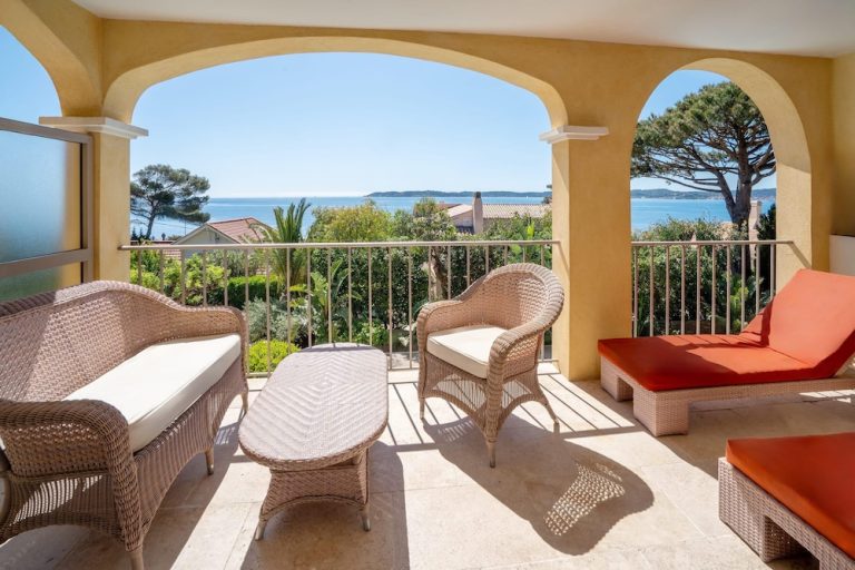 Volo + Hotel Bologna - Saint-Tropez - Best Western Premier Montfleuri da 1157€