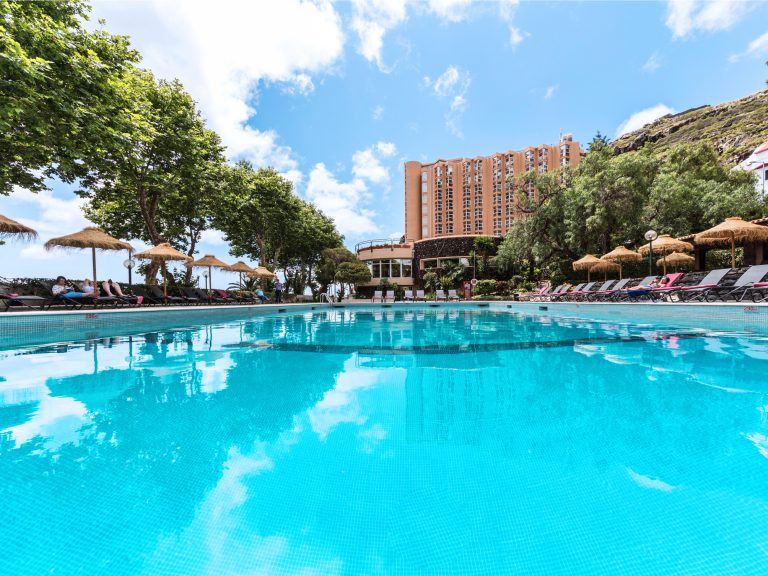 Volo + Hotel Bologna - Santa Cruz - Dom Pedro Madeira da 697.18€