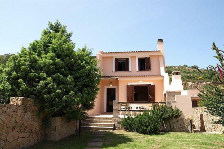 Volo + Hotel Milano - Santa Margherita di Pula - Jana Margherita (Iun.Gov.It/E2038) da 132.13€