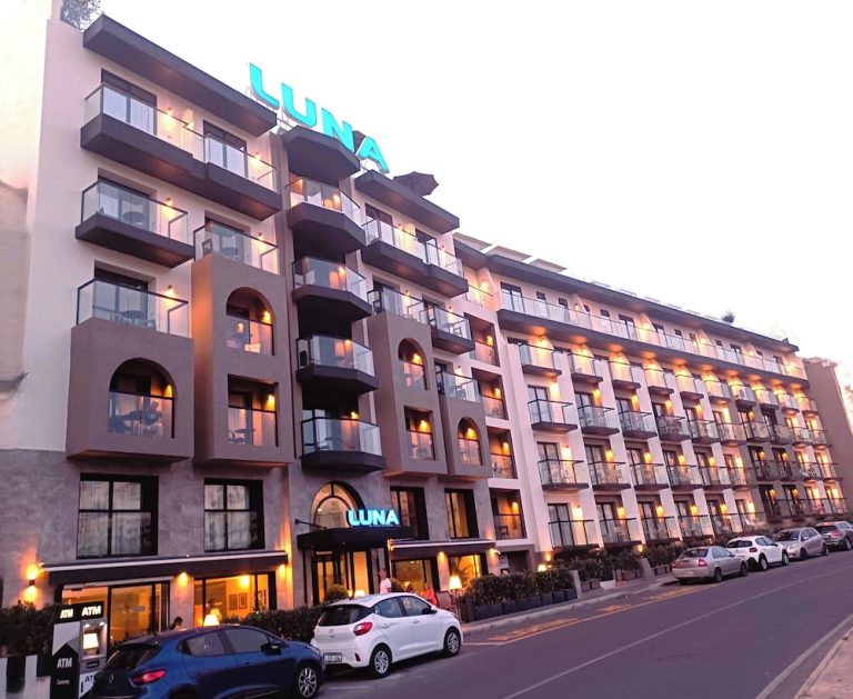 Volo + Hotel Bari - St Paul's Bay - Luna Holiday Complex da 197.09€
