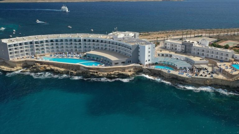 Volo + Hotel Bari - St Paul's Bay - Paradise Bay Resort da 192.59€
