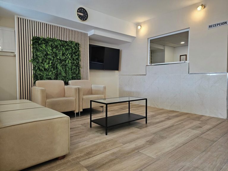 Volo + Hotel Milano - Torre del Mar - Hotel Velis da 210.25€