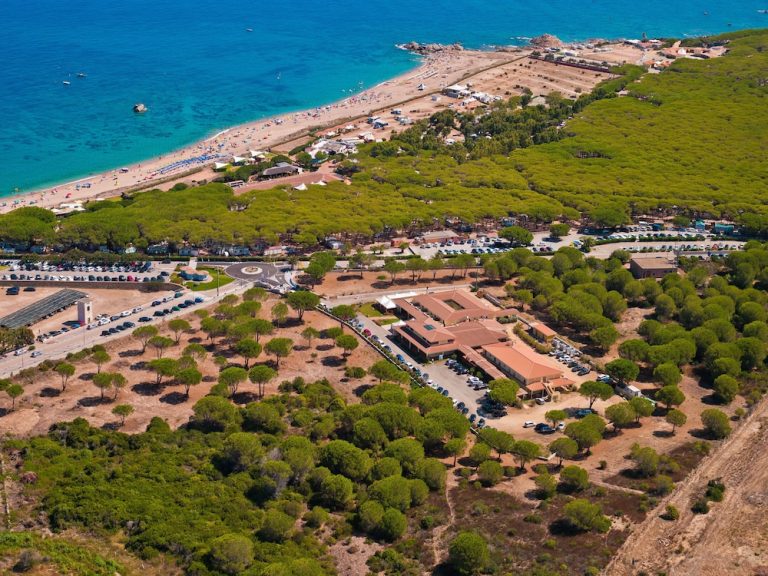 Volo + Hotel Milano - Vignola Mare - Hotel Petri Marini da 328.28€