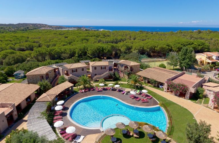 Volo + Hotel Bologna - Villasimius, Sardegna - S'Incantu Resort da 336.12€