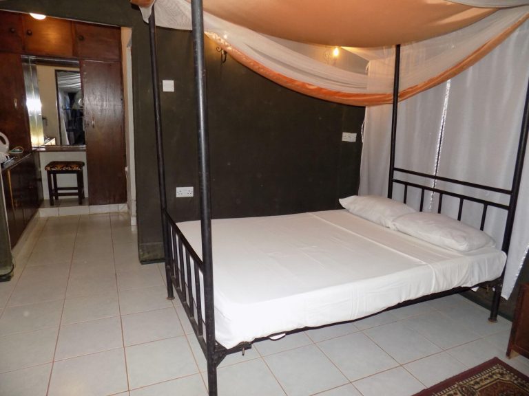 Volo + Hotel Bologna - Voi - Impala Safari Lodge da 1243.08€