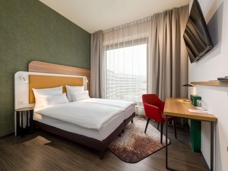Volo + Hotel Bologna - Zurigo - Mercure Zürich City da 358.37€