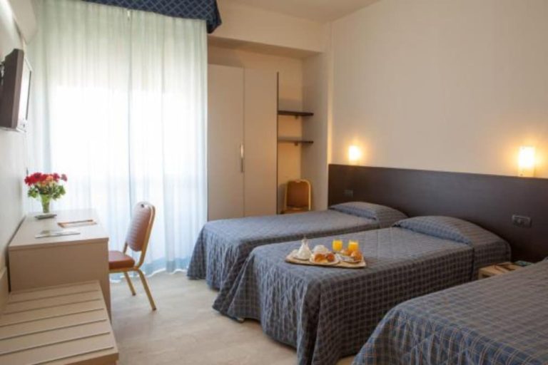 Volo + Hotel Bari - Toscana, Italia - AUTO PARK Hotel da 246.04€