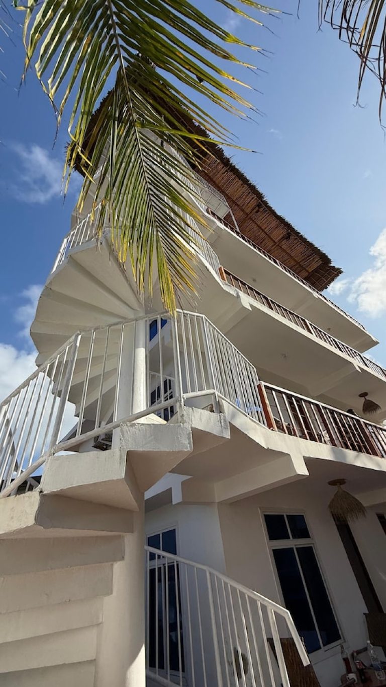 Volo + Hotel Brindisi - Nungwi, Zanzibar - Zanz Bay Hotel da 1556.05€