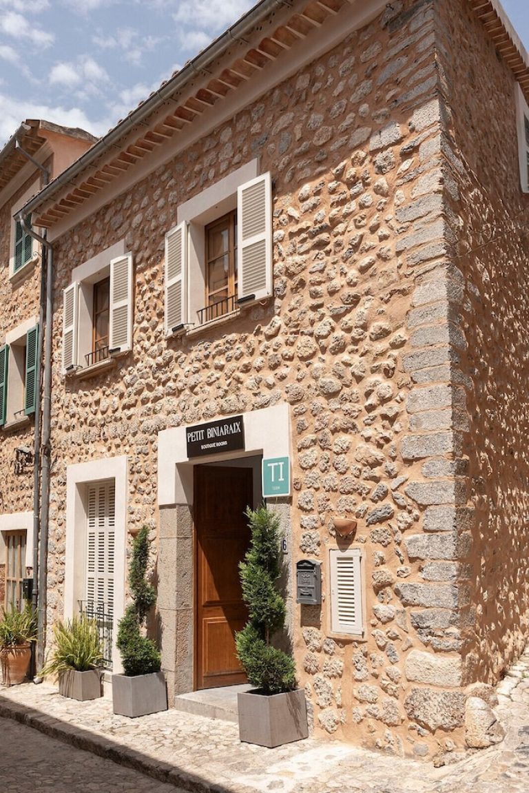 Volo + Hotel Brindisi - Sóller - Petit Biniaraix da 810.04€