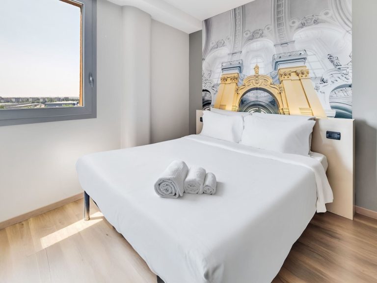 Volo + Hotel Napoli - Torino - B&B HOTEL Torino Orbassano da 202.93€