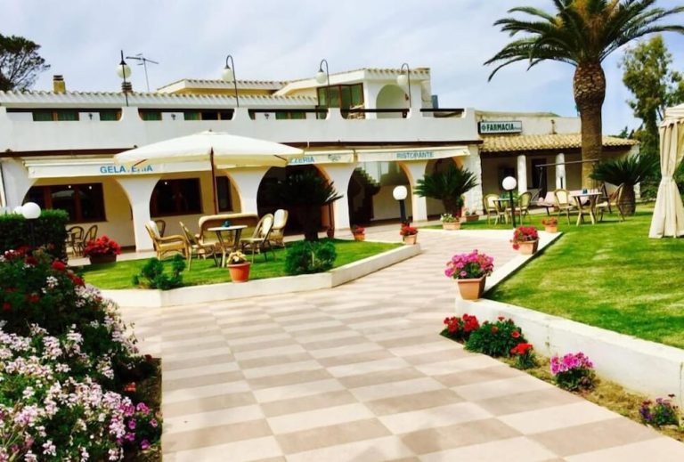 Volo + Hotel Brindisi - Villasimius, Sardegna - Il Complesso Saraceno da 541.14€