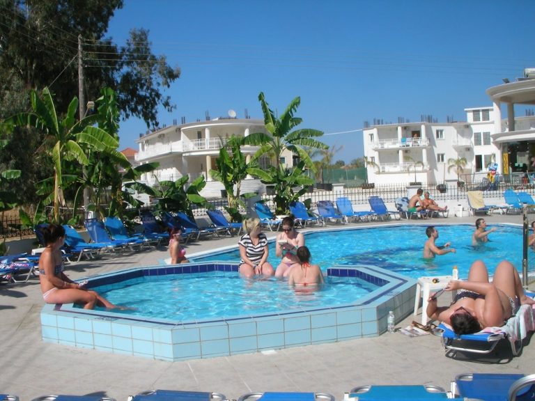 Volo + Hotel Brindisi - Zante città - Mariana Hotel da 932.3€
