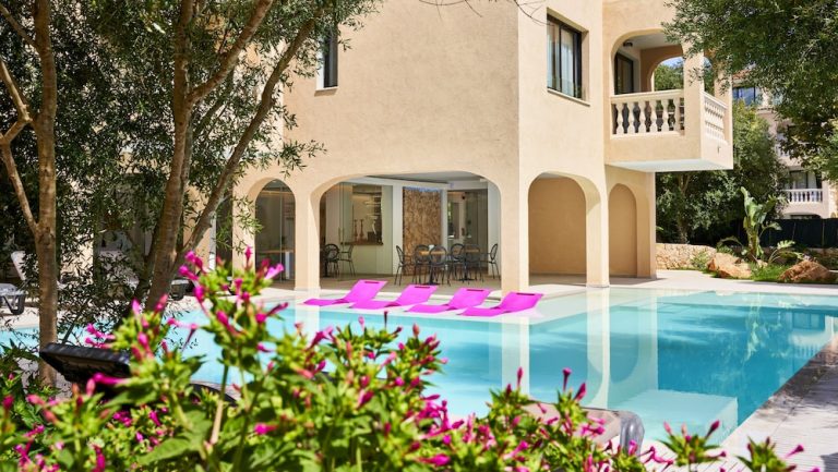 Volo + Hotel Cagliari - Cala Millor - Apartamentos Sinfony da 399.3€
