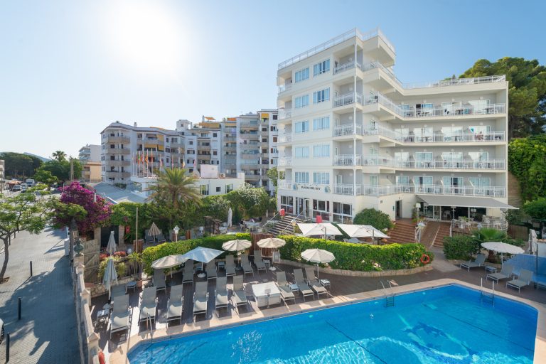 Volo + Hotel Milano - Magaluf - Playas del Rey da 162.55€