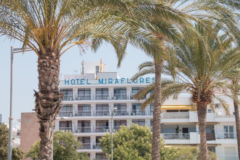 Volo + Hotel Cagliari - Palma di Maiorca - Hotel Amic Miraflores da 426.18€
