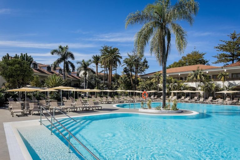 Volo + Hotel Cagliari - Tenerife, Isole Canarie - Radisson Resort & Residences Tenerife - Adults Only da 507.55€