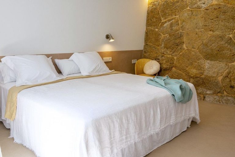 Volo + Hotel Catania - Cala Galdana - Hotel Noualt da 937.83€