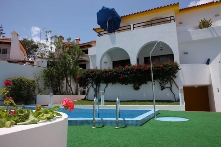 Volo + Hotel Catania - Funchal - Caniço Bay Club da 972.32€