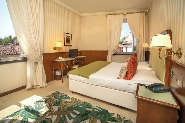 Volo + Hotel Catania - Grosseto - Grand Hotel Bastiani da 257.73€